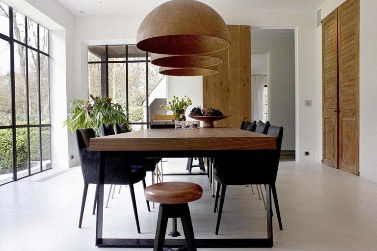 Dit is een voorbeeld van een modern klassiek interieur.