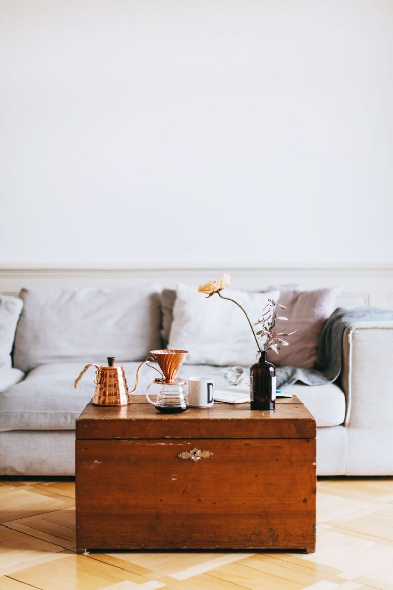 Een mooi kistje staat leuk in een vintage interieur.