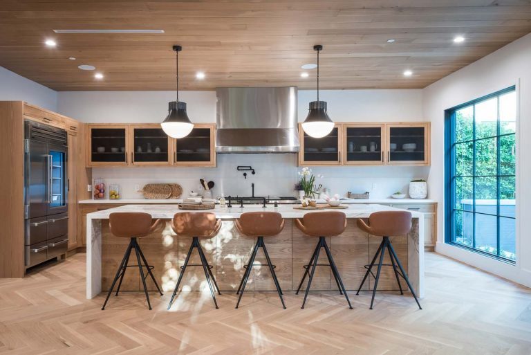 Bekijk onze 10 tips voor een industrieel interieur.