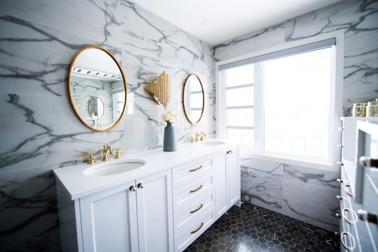 Luxe klassieke badkamer